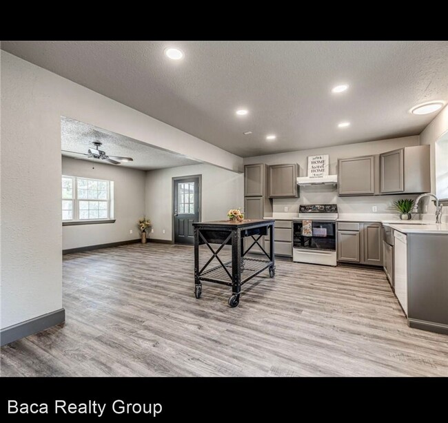 Foto del edificio - 3 br, 2 bath House - 15118 State Highway 74