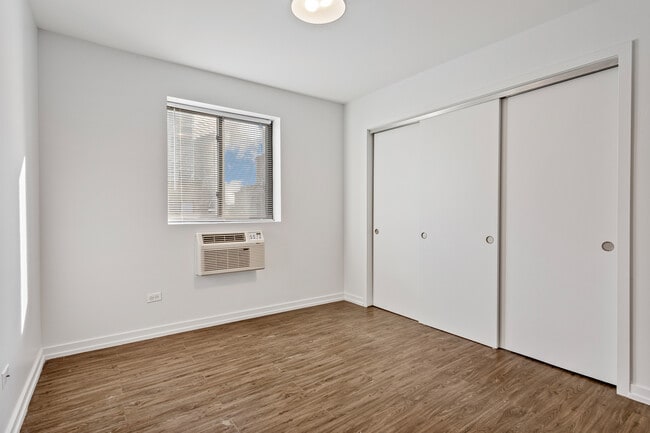 Foto del edificio - 5411 N Winthrop Ave