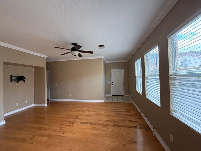 Building Photo - 590 Yarrow Dr