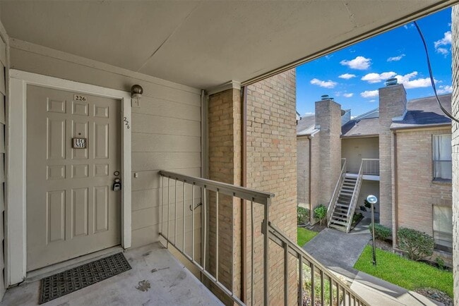 Building Photo - 2120 Wilcrest Dr
