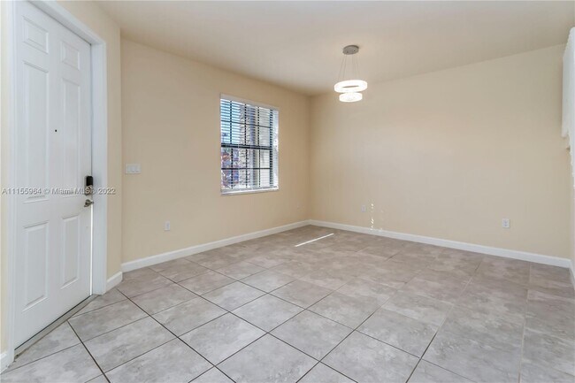Foto del edificio - 3215 SE 4th St