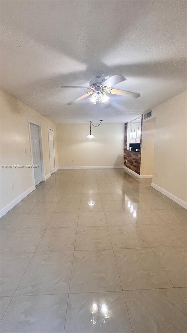 Foto del edificio - 15610 SW 80th St