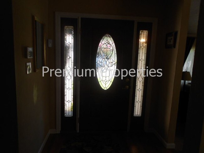 Building Photo - 1438 Windwood Ct