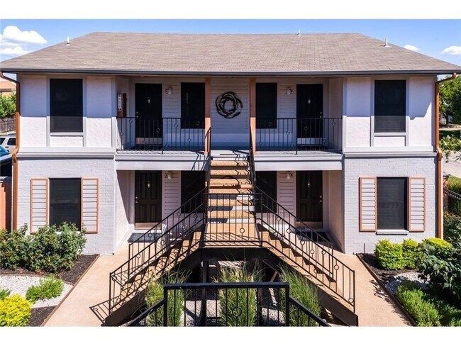 Foto del edificio - 3704 Washburn Ave