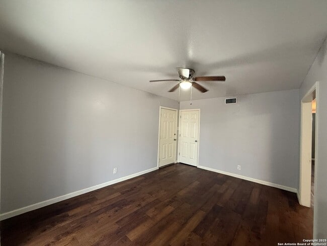 Building Photo - 516 Westwood Dr