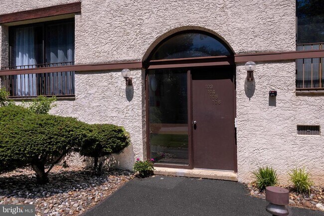Building Photo - 51 Lawrenceville - Pennington Rd