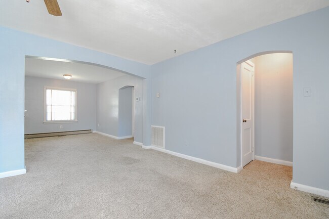 Building Photo - 2712 Barclay Ave