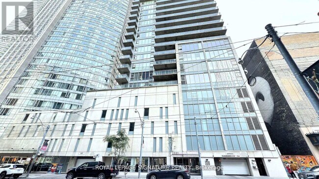 Building Photo - 220 Victoria St