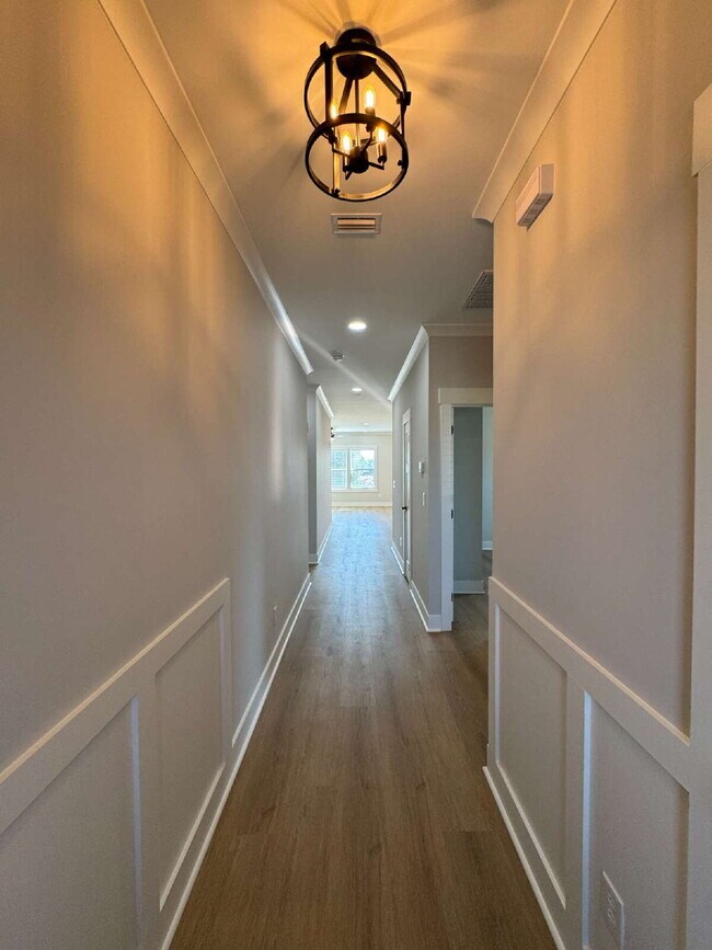 Foto del edificio - 1465 Forest Dr