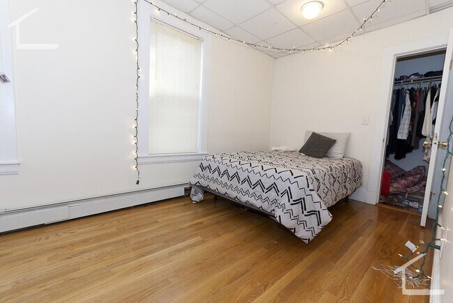 Foto del edificio - HOT ALLSTON LISTING!!!!