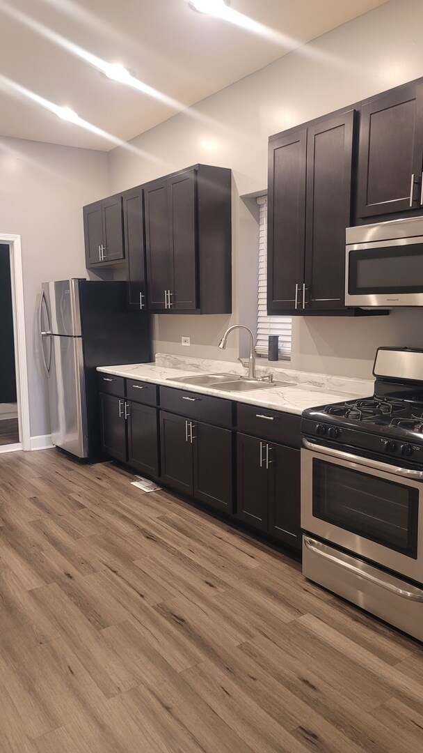 Building Photo - 1845 N Mozart St