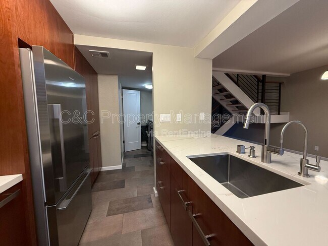 Building Photo - 912 Sunnybrae Ln