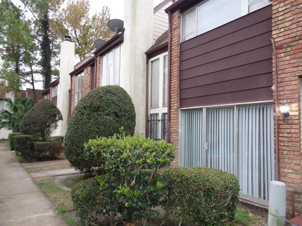 Foto principal - 17210 Imperial Valley Dr