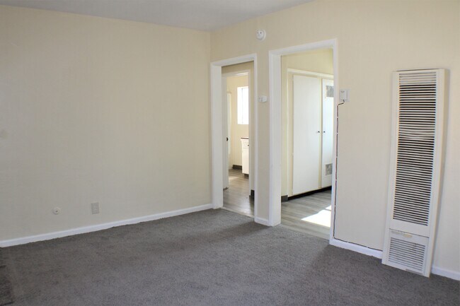 Living Room - 2327 Chester Ln