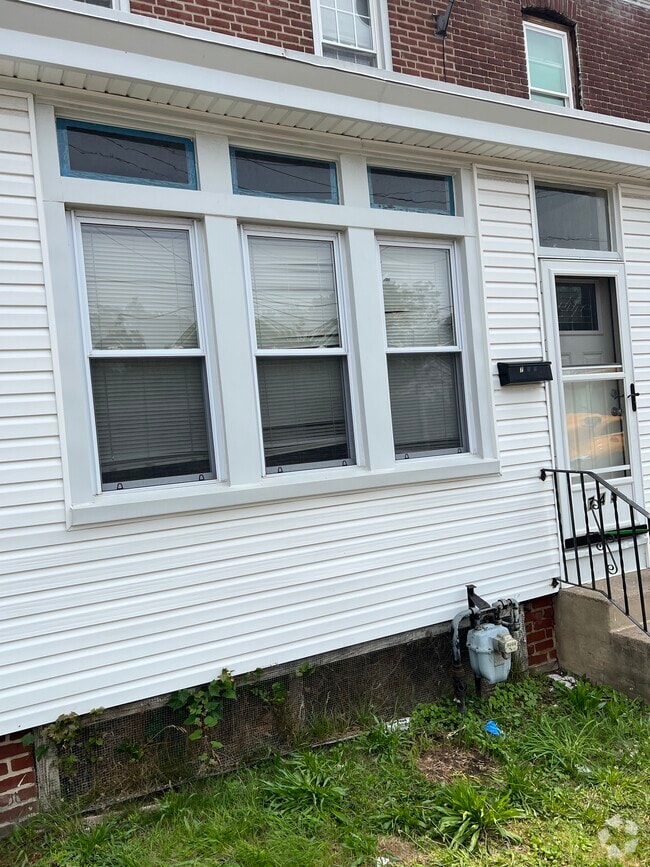 Building Photo - 745 Engle St