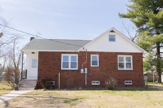 Building Photo - 89 Stewart Ave