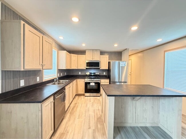 Building Photo - 52758 S Yorktown Ct
