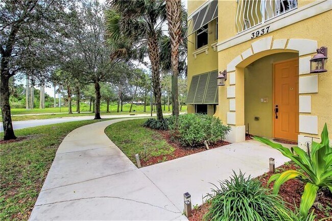 Foto del edificio - 3937 Monarch Ln