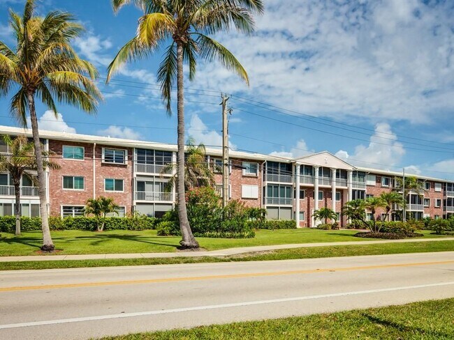 Foto del edificio - 6530 N Ocean Blvd