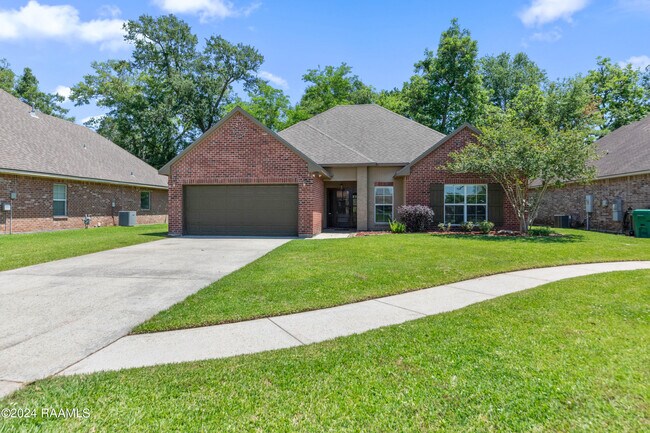 Building Photo - 809 Flambant Dr
