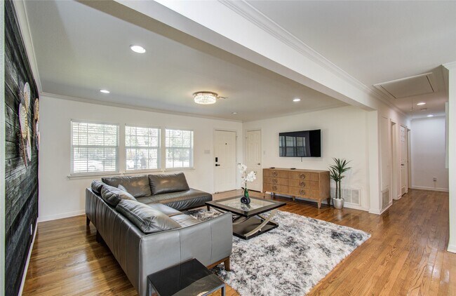 Foto del edificio - 5329 Pagewood Ln