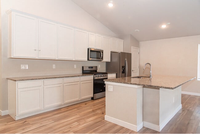 Building Photo - 970 S Knox Dr