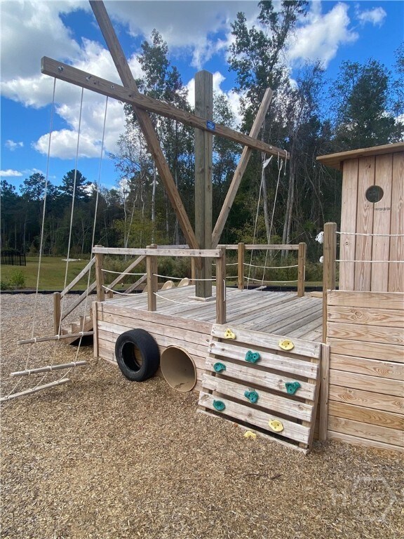 Building Photo - 305 Windmill Dr