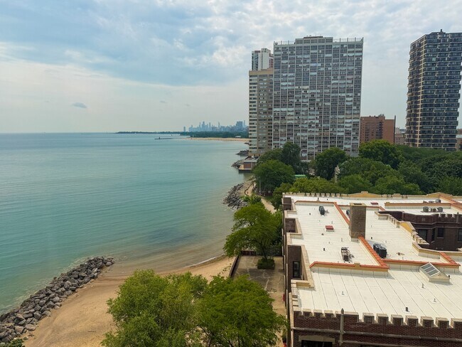 Foto del edificio - 6301 N Sheridan Rd