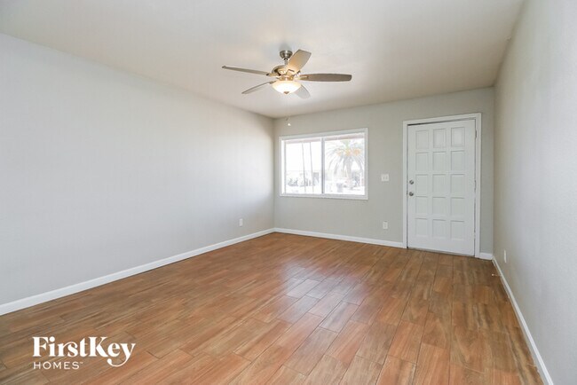 Foto del edificio - 15035 N 28th Ave
