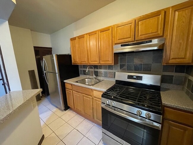Building Photo - Amazing 3BD/1BA Allegheny Available NOW!