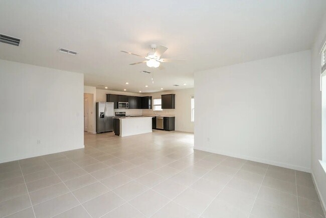 Building Photo - 3940 Obsidian Dr