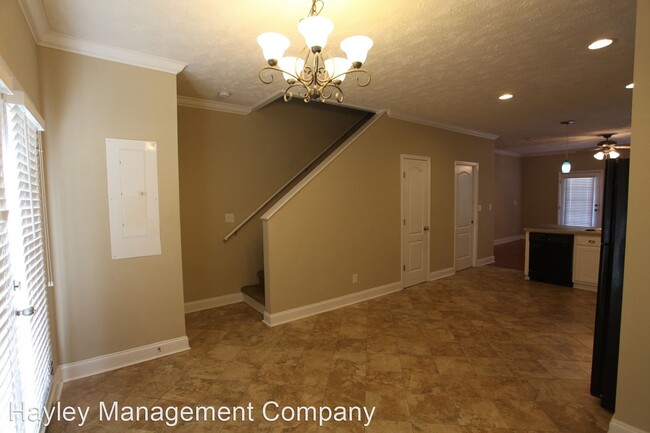 Building Photo - 2 br, 2.5 bath House - 1350 Gatewood Drive