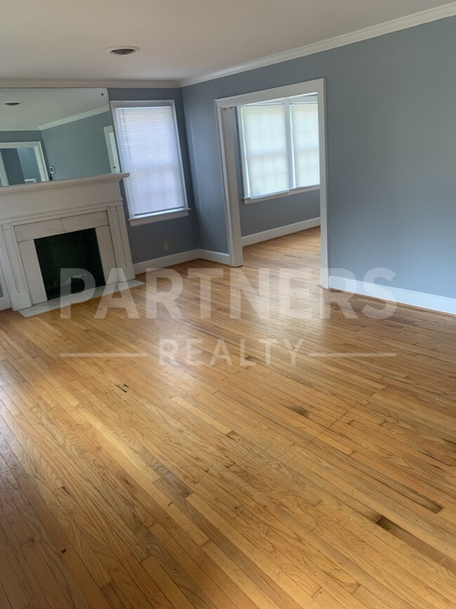 Foto del edificio - 3283 Gilmer Ave