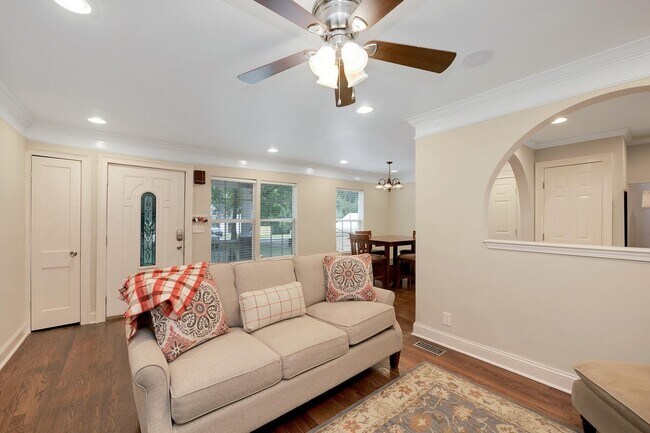 Foto del edificio - 2709 Brunswick Dr