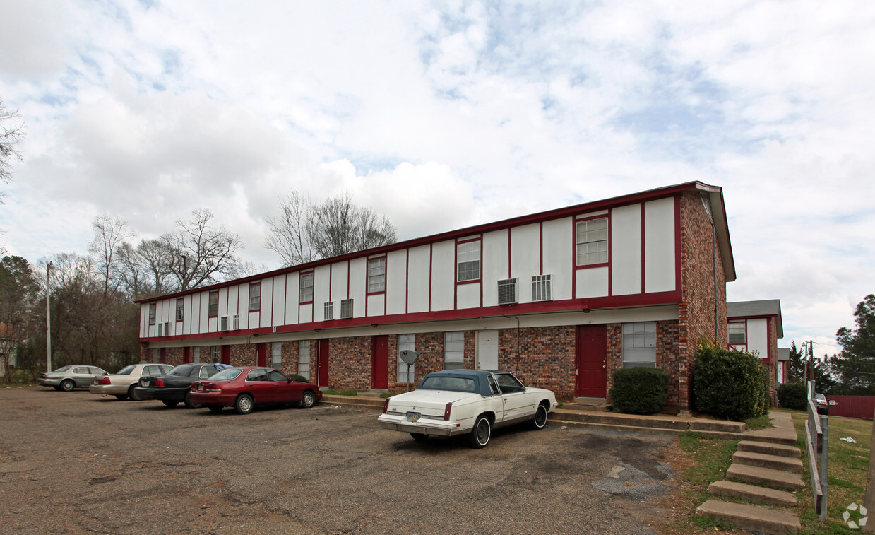 Building Photo - Cedar Crest Apartments