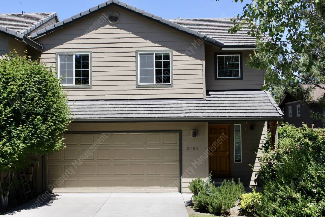 Foto principal - 3182 NW Quiet River Ln
