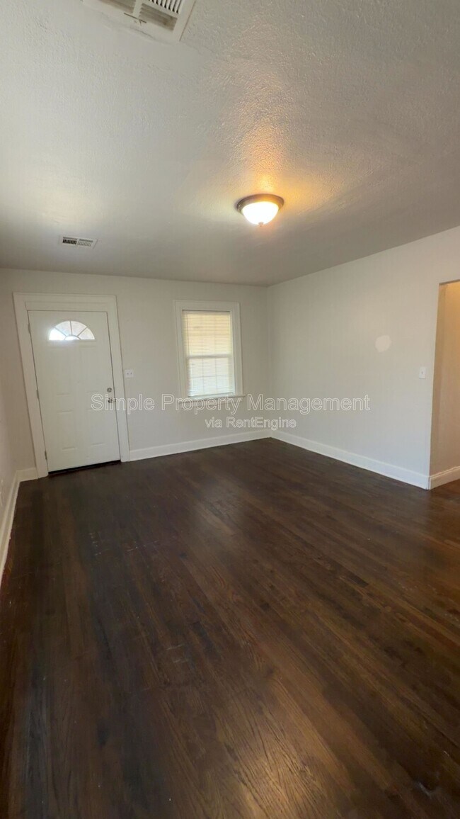 Foto del edificio - 946 East Dr