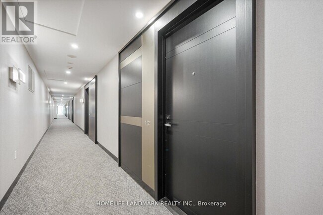 Building Photo - 29 Queens Quay E