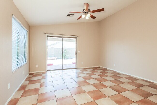 Foto del edificio - 8621 W Mission Ln