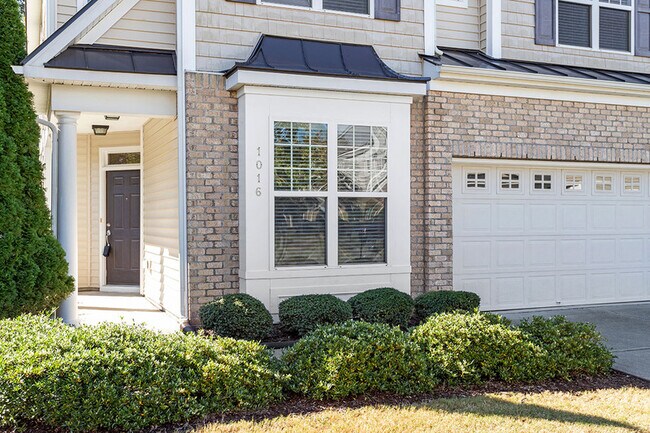 Building Photo - 1016 Garden Square Ln