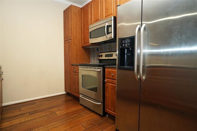 Building Photo - 1711 Old Spanish Trail