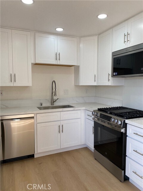 Foto del edificio - 7791 Slater Ave