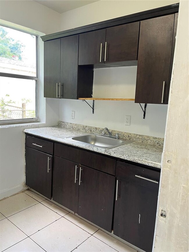 Foto del edificio - 14155 NE 14th Ave