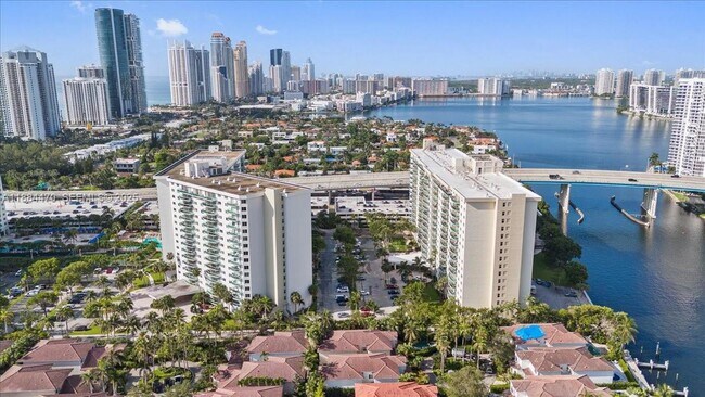 Foto del edificio - 19380 Collins Ave