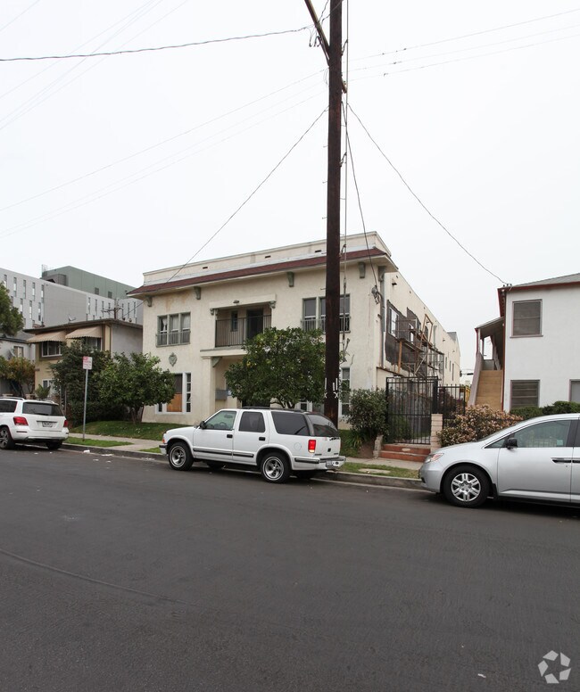 Foto del edificio - 1416 N Kenmore Ave