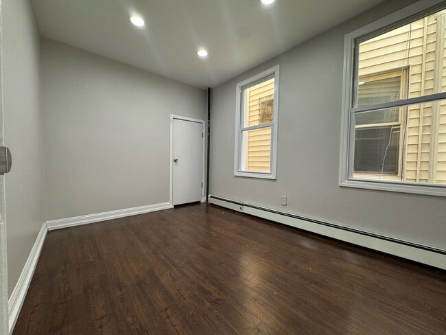 Building Photo - 181 Wegman Pky