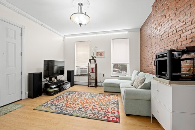Foto del edificio - 215 1st St