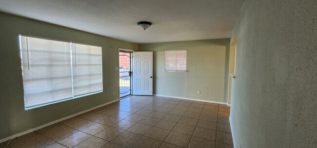 Foto del edificio - 7031 S 5th Ave