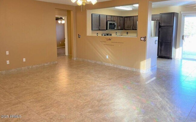 Foto del edificio - 2862 E Bagdad Rd
