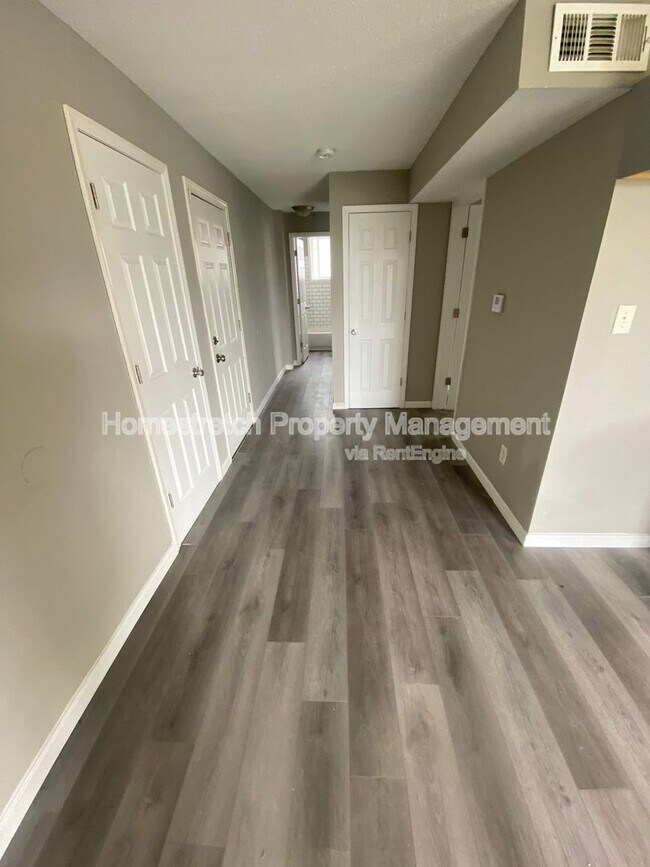 Foto del edificio - 4651 S Spring Ave